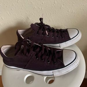 EUC plum colored converse Chuck Taylor